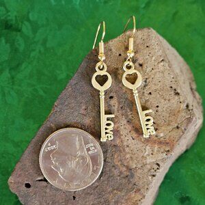 💖🗝️L-O-V-E "SPELLed" Out💖🗝️Key Earrings - NWOT💖🗝️